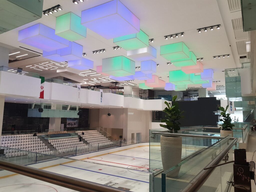 نورپردازی پیست یخ ایران مال